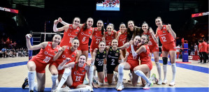 A Milli Kadın Voleybol Takımımız, Polonya'yı 3-2 yendi ve 3'te 3 yaptı.